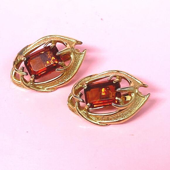 Sarah Coventry Vintage Clip On Earrings on Gold and Amber Tone - Picture 3 of 4